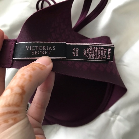 Victoria Secret Bra - Picture 2 of 2